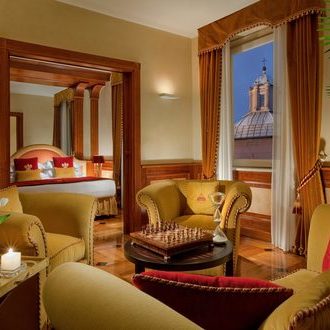 <a href='suite-exclusive-roma-hotel-plaza-navona.htm'>Suite<br><span>Exclusive</span></a>